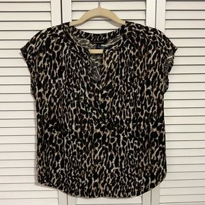 Banana Republic cap sleeve animal print blouse